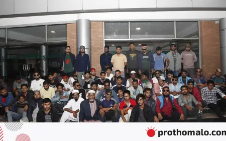 চক্ষুবিজ্ঞান ইনস্টিটিউটের সামনে সড়ক অবরোধে জুলাই অভ্যুত্থানে আহতরা